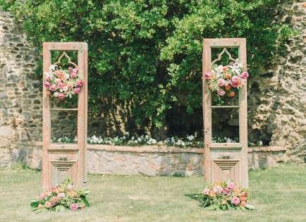 Simple but elegant arches for outdoor/backyard wedding