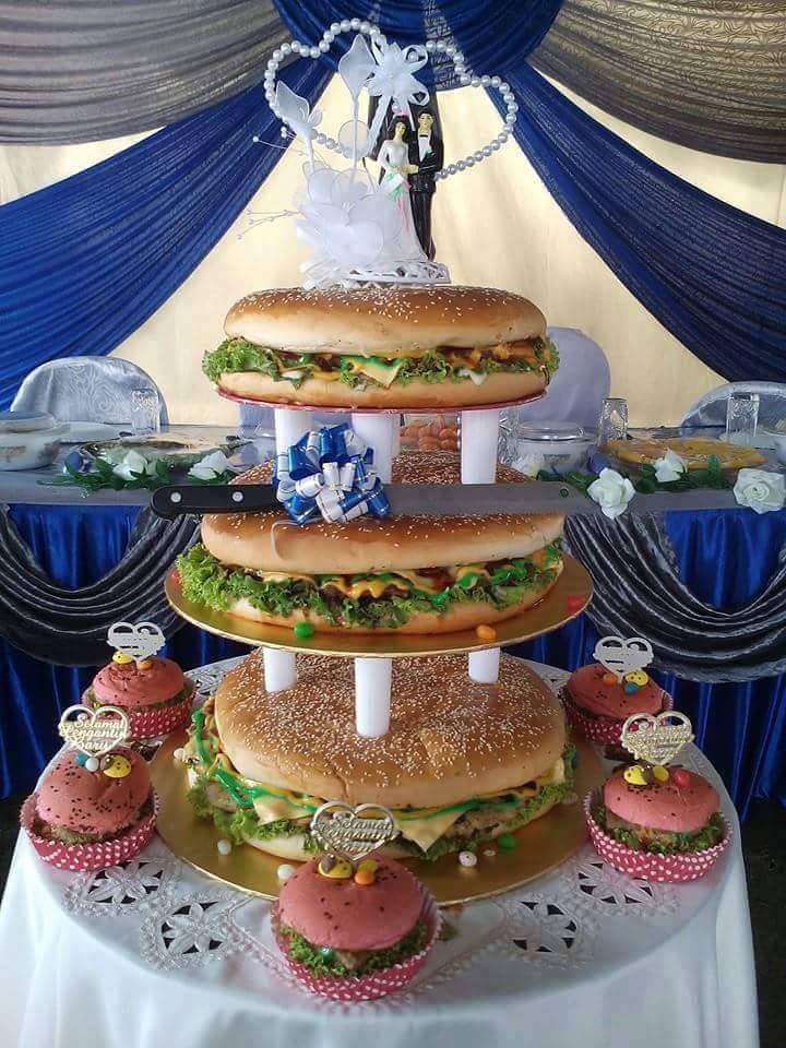 Burger cake