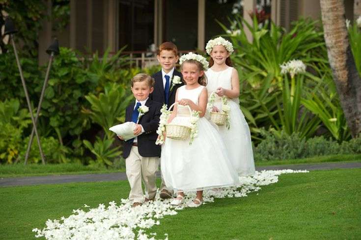 beautiful flowers and formal outfits a great choice for any elegant wedding