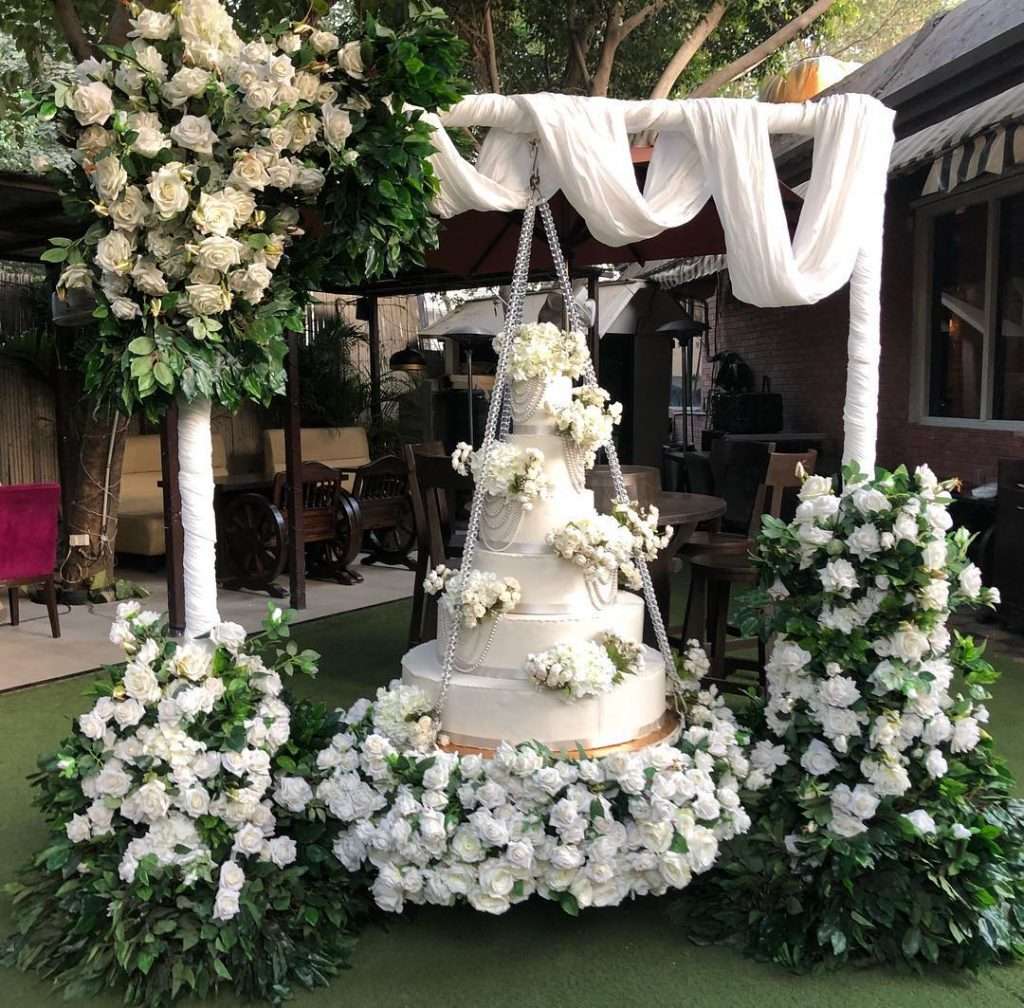 Beautiful wedding cake set up 