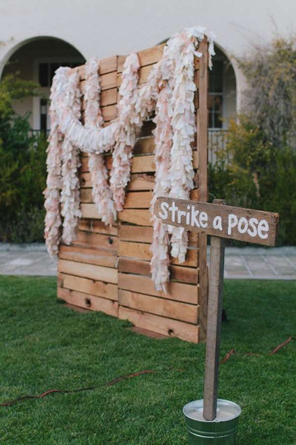 Wooden photbooth backdrop
